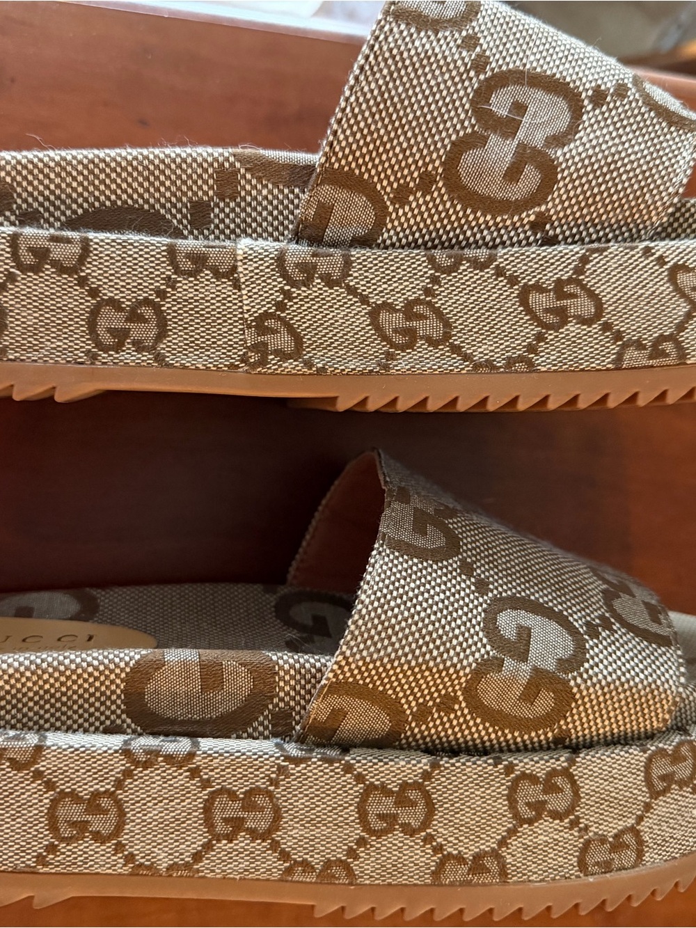 Gucci Brown Beige GG Monogram Slip-On Shoe - Picture 3 of 6